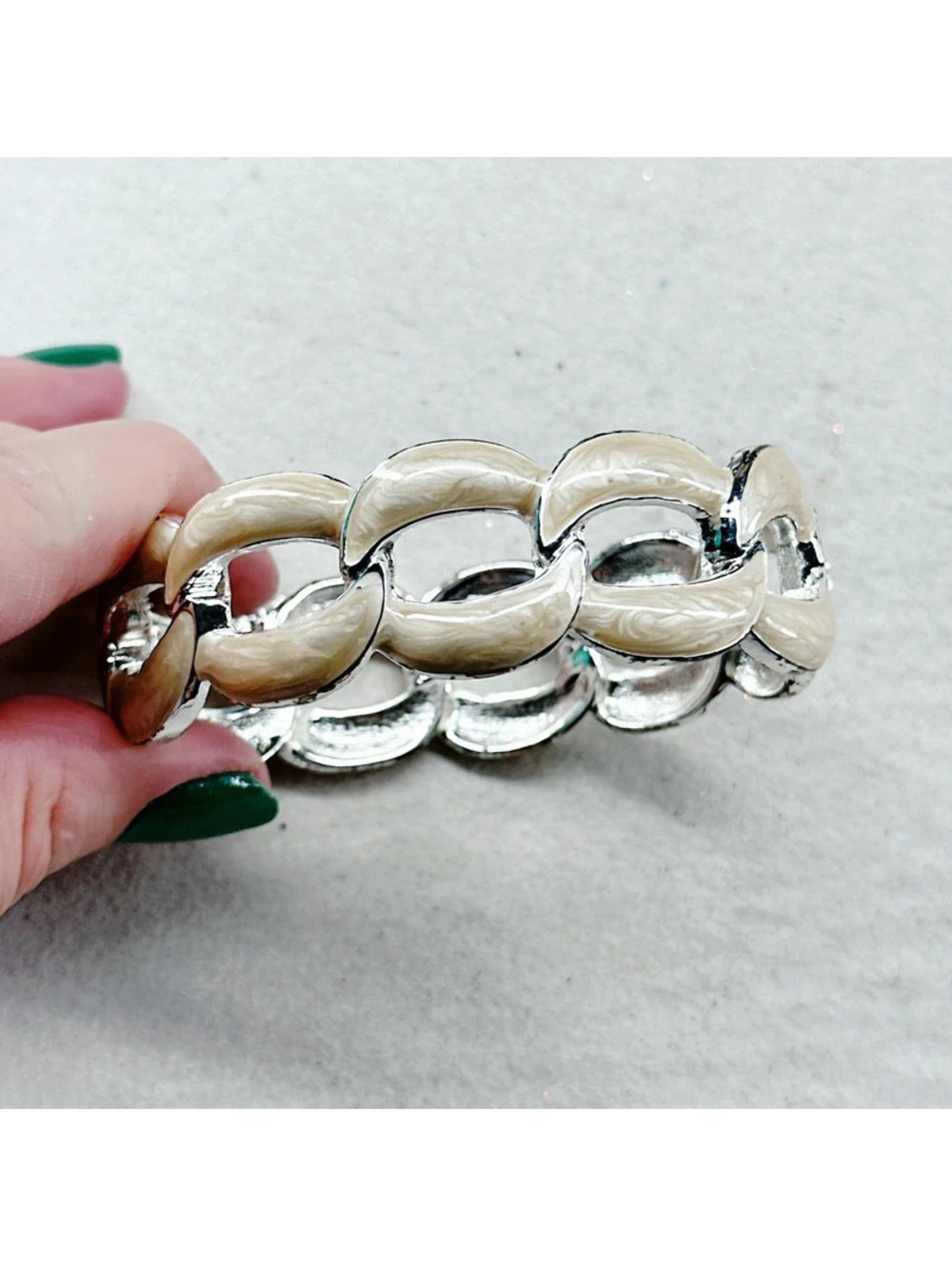 5493gc. Cream Enamel Hinge Bracelet